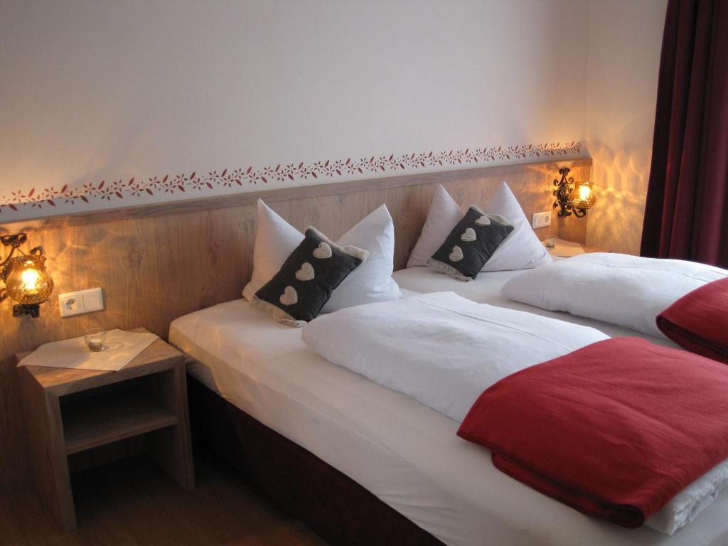 Hotel Zur Schonen Aussicht Übersee Стая снимка