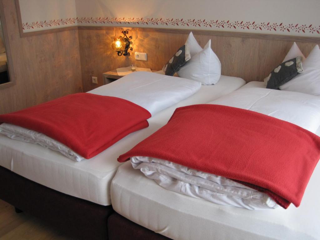 Hotel Zur Schonen Aussicht Übersee Стая снимка