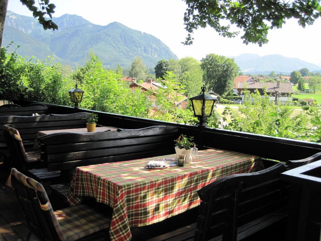 Hotel Zur Schonen Aussicht Übersee Екстериор снимка